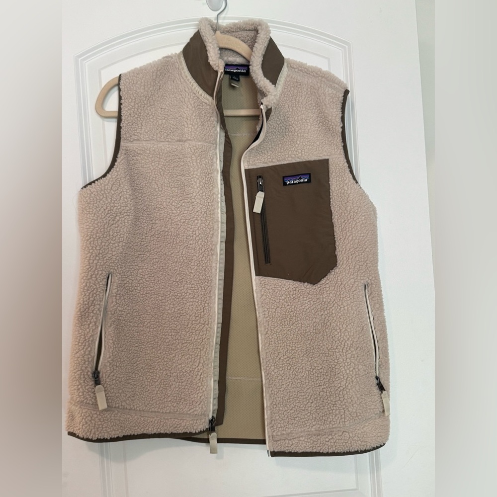 Patagonia Cream and Tan Fleece Vest
